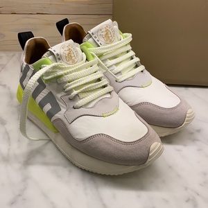 ESSE ut ESSE Spoiler Sneaker- never worn!